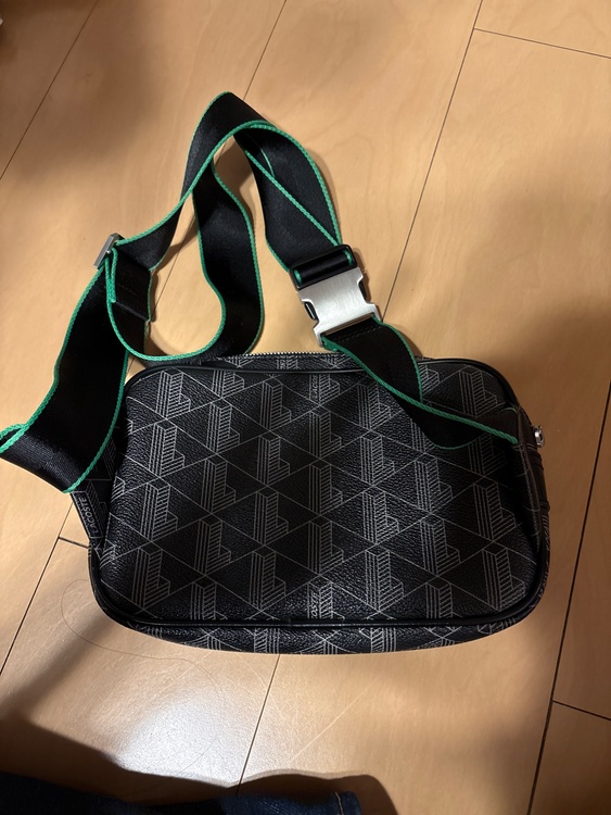 ラコステショルダーバッグ（ブランドバッグ）の商品画像 - 査定依頼日：2026年1月26日 - 最高査定価格：5,000円