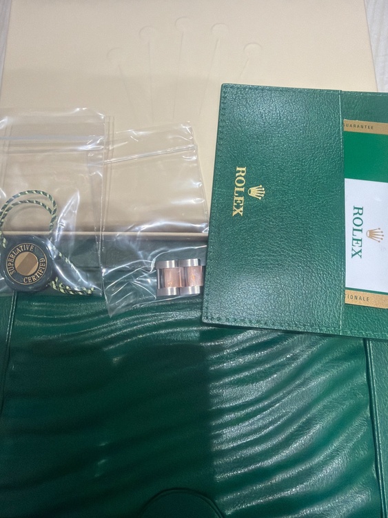 ロレックス ヨットマスター 4（高級時計）の商品画像 - 査定依頼日：2026年3月9日 - 最高査定価格：3,000,000円