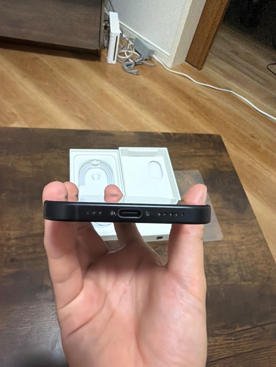 iPhone iPhone 16 128GB SIMフリー（スマホ）の商品画像 - 査定依頼日：2026年8月4日 - 最高査定価格：85,000円