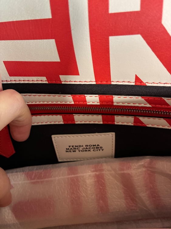 フェンディ  （ブランドバッグ）の商品画像 - 査定依頼日：2025年12月23日 - 最高査定価格：90,000円