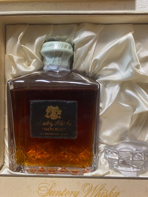 サントリーウイスキーインペリアル　600ml43%（お酒）の商品画像 - 査定依頼日：2026年1月7日 - 最高査定価格：15,000円