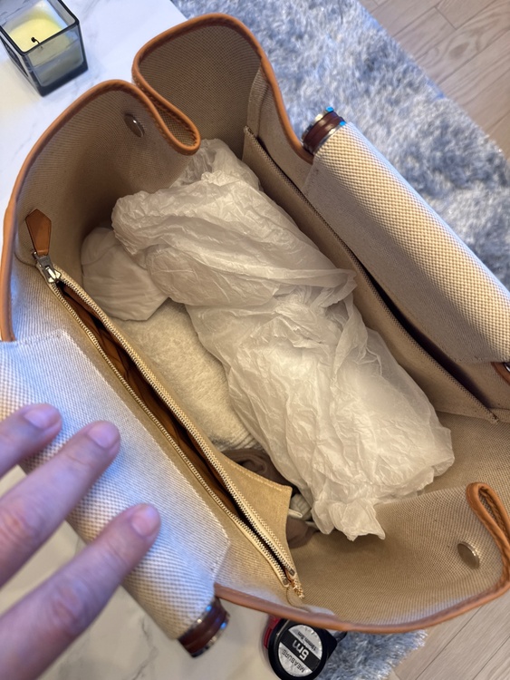 分からないが、イタリアで購入（ブランドバッグ）の商品画像 - 査定依頼日：2026年1月7日 - 最高査定価格：110,000円