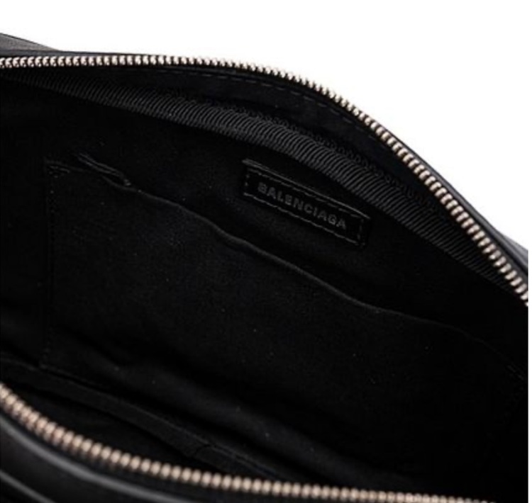 バレンシアガ  （ブランドバッグ）の商品画像 - 査定依頼日：2025年11月13日 - 最高査定価格：60,000円