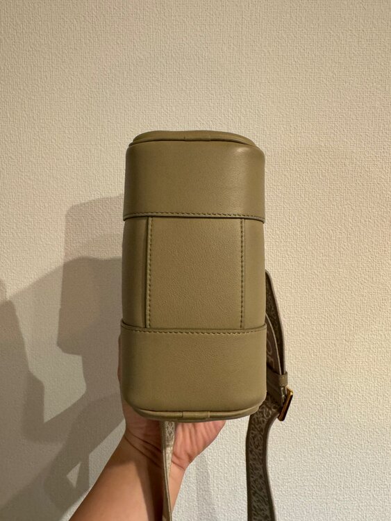 ロエベ　アマソナ16（ブランドバッグ）の商品画像 - 査定依頼日：2025年4月23日 - 最高査定価格：120,000円