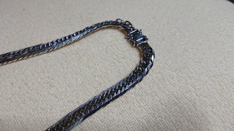 ８面トリプル喜平、100g 60cmの線で50cm作成 PT850、85g（金・貴金属）の商品画像 - 査定依頼日：2026年1月14日 - 最高査定価格：1,183,500円