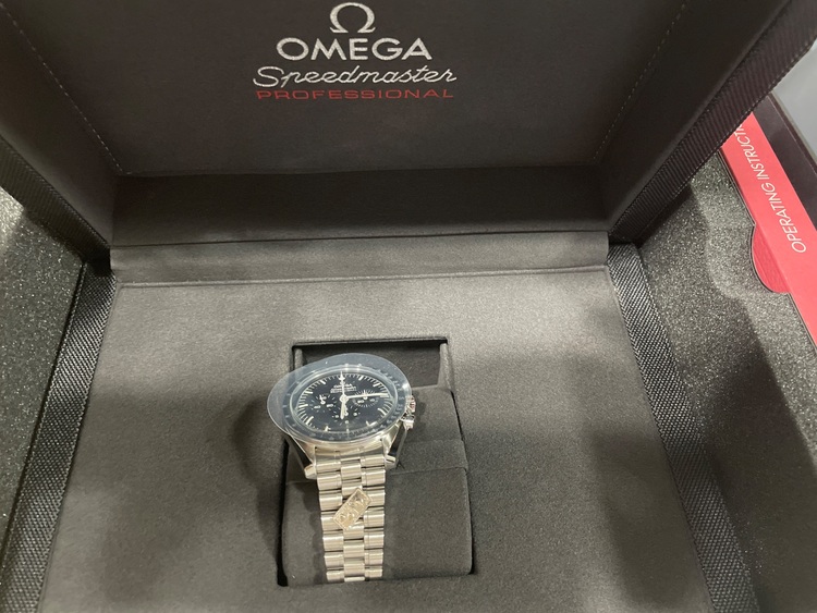 オメガ スピードマスター 3103042500100（高級時計）の商品画像 - 査定依頼日：2025年6月16日 - 最高査定価格：800,000円