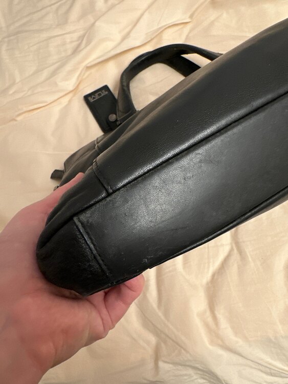 トゥミ　ビジネスバッグ（ブランドバッグ）の商品画像 - 査定依頼日：2025年3月9日 - 最高査定価格：5,500円