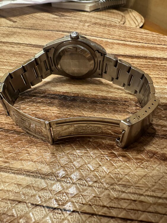 ロレックス エクスプローラー 14270（高級時計）の商品画像 - 査定依頼日：2025年4月9日 - 最高査定価格：690,000円