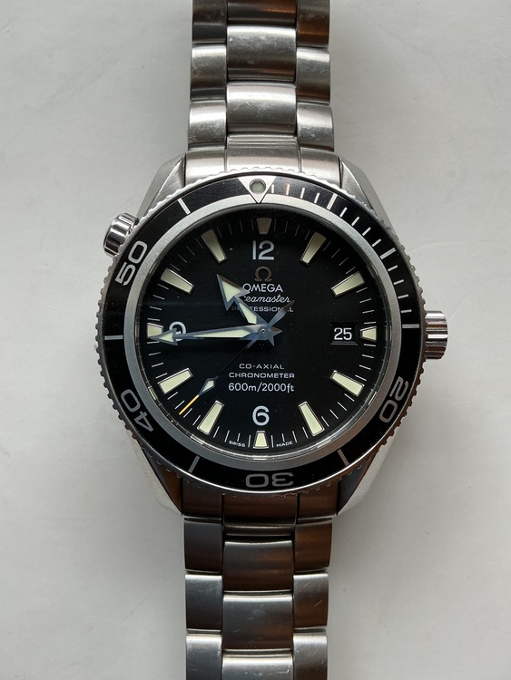 2201.50 シーマスター プラネットオーシャン 自動巻き（ブラック）（高級時計）の商品画像 - 査定依頼日：2025年12月27日 - 最高査定価格：425,000円