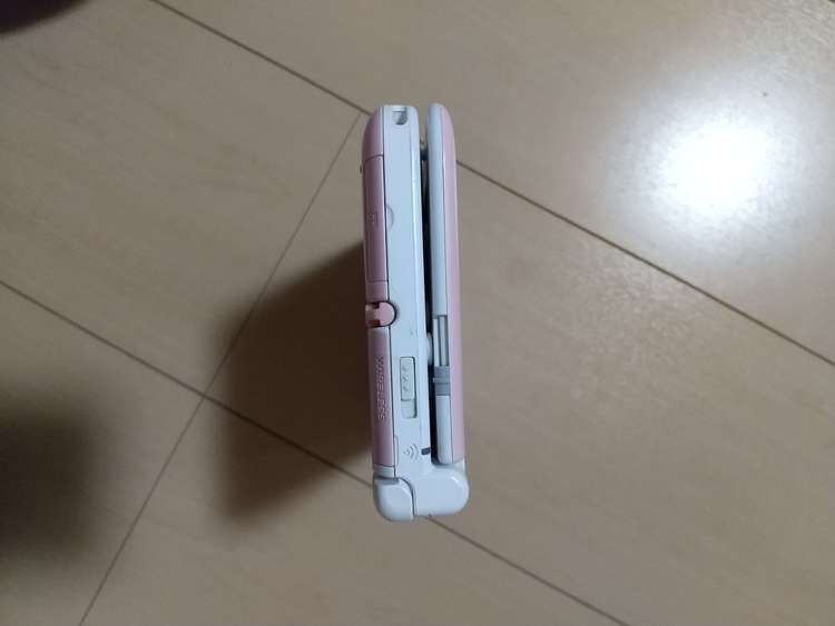 3DSLL（ゲーム機本体・ゲームソフト）の商品画像 - 査定依頼日：2022年8月18日 - 最高査定価格：8,000円