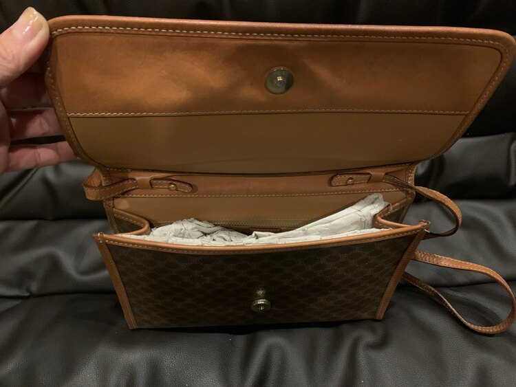 セリーヌ  （ブランドバッグ）の商品画像 - 査定依頼日：2024年12月23日 - 最高査定価格：20,000円