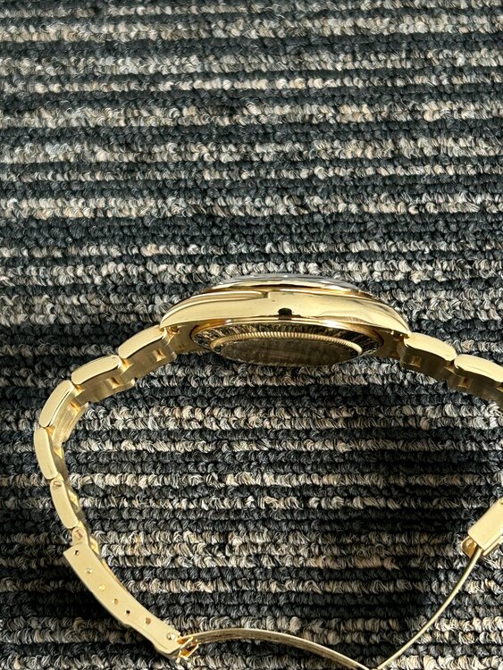 ロレックス デイトナ 1652（高級時計）の商品画像 - 査定依頼日：2025年1月27日 - 最高査定価格：5,500,000円