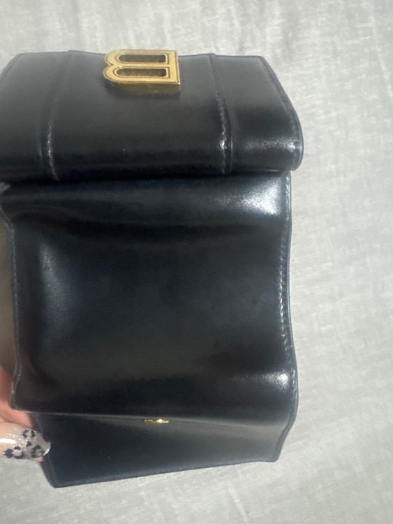 バレンシアガ  （ブランドバッグ）の商品画像 - 査定依頼日：2026年4月27日 - 最高査定価格：38,000円