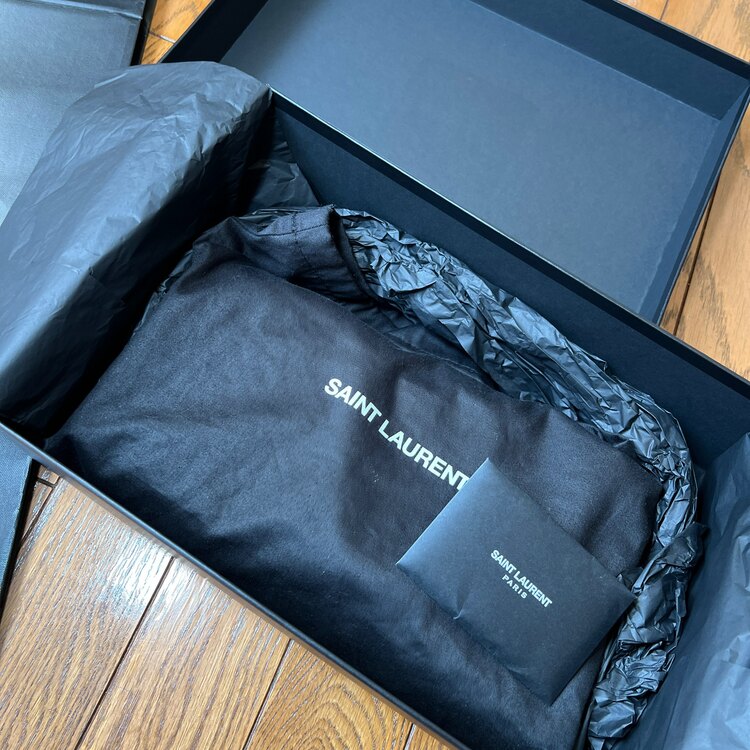 イブサンローラン  （ブランドバッグ）の商品画像 - 査定依頼日：2025年4月15日 - 最高査定価格：130,000円