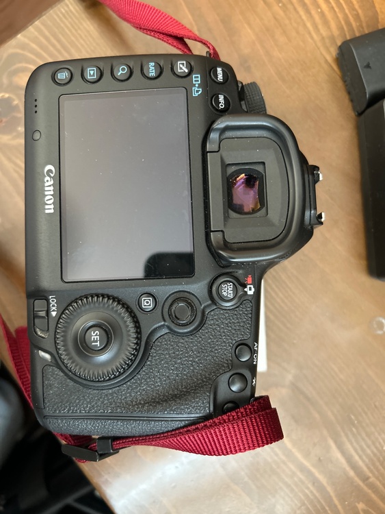 5D マーク3（カメラ）の商品画像 - 査定依頼日：2026年3月22日 - 最高査定価格：38,000円