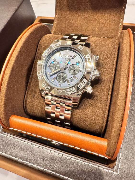 ブライトリング クロノマット （高級時計）の商品画像 - 査定依頼日：2025年3月25日 - 最高査定価格：460,000円