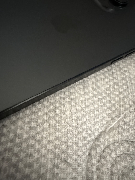 iPhone16 ProMAX ブラックチタニウム（スマホ）の商品画像 - 査定依頼日：2025年10月2日 - 最高査定価格：147,000円