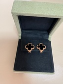 ヴァンクリーフアーペル　オニキスピアス（金・貴金属）の商品画像 - 査定依頼日：2026年4月15日 - 最高査定価格：630,000円