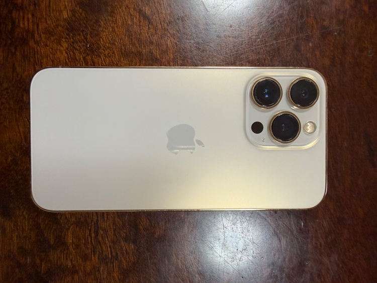 iPhone iPhone 13 Pro 256GB au（スマホ）の商品画像 - 査定依頼日：2026年8月23日 - 最高査定価格：55,000円
