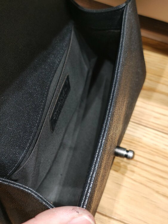 ダークシルバー　キャビアスキンマトラッセチェーンショルダー（ブランドバッグ）の商品画像 - 査定依頼日：2026年8月10日 - 最高査定価格：1,000,000円