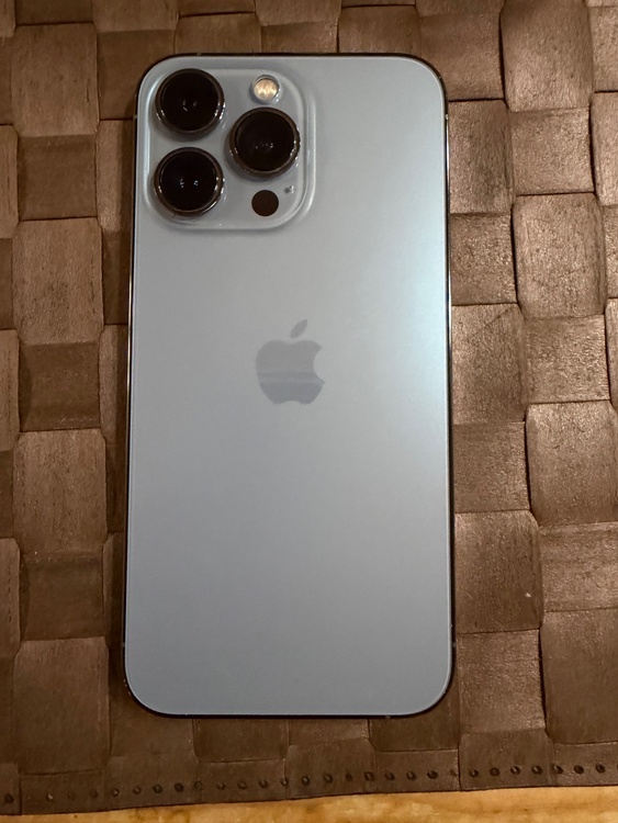 iPhone 13 Pro 256GB au（スマホ）の商品画像 - 査定依頼日：2026年4月1日 - 最高査定価格：49,000円