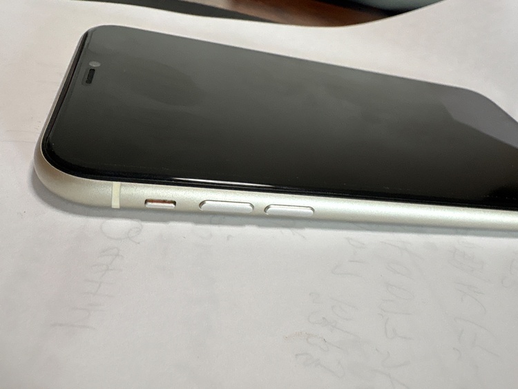 iPhone11 64GB Softbank（スマホ）の商品画像 - 査定依頼日：2026年4月6日 - 最高査定価格：19,000円