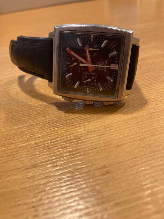 タグホイヤーモナコCW2111（高級時計）の商品画像 - 査定依頼日：2023年8月19日 - 最高査定価格：230,000円