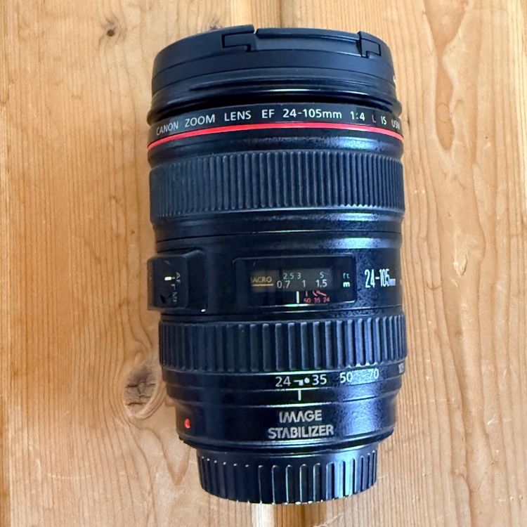 キャノンZOOM LENS EF24-105mm （カメラ）の商品画像 - 査定依頼日：2026年5月29日 - 最高査定価格：30,000円