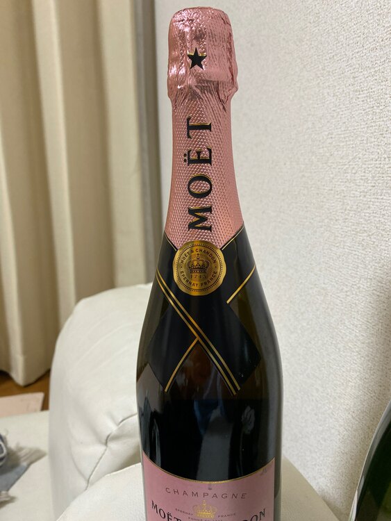 モエシャンドンロゼアンぺリアル（お酒）の商品画像 - 査定依頼日：2025年3月13日