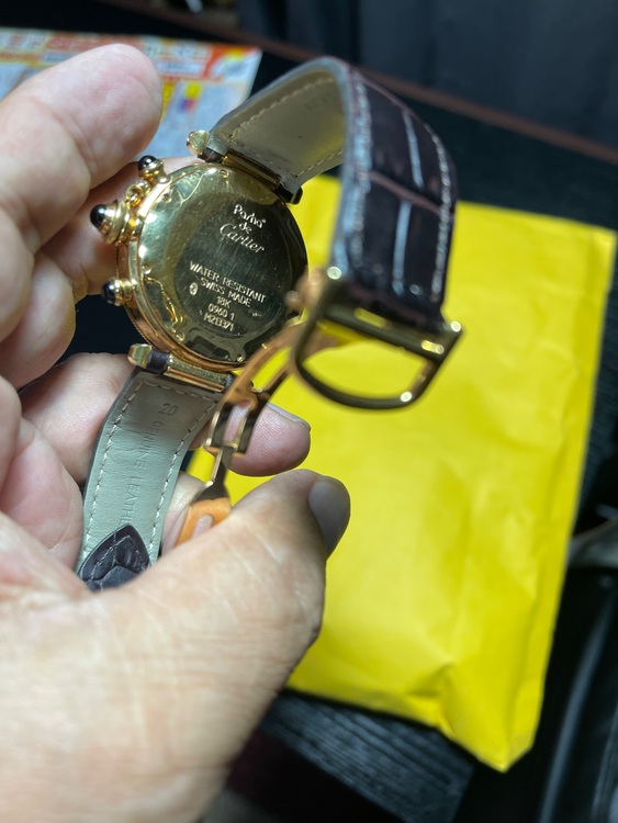 カルティエ パシャ WATER RESISTANT  M21337（高級時計）の商品画像 - 査定依頼日：2025年7月13日 - 最高査定価格：1,100,000円