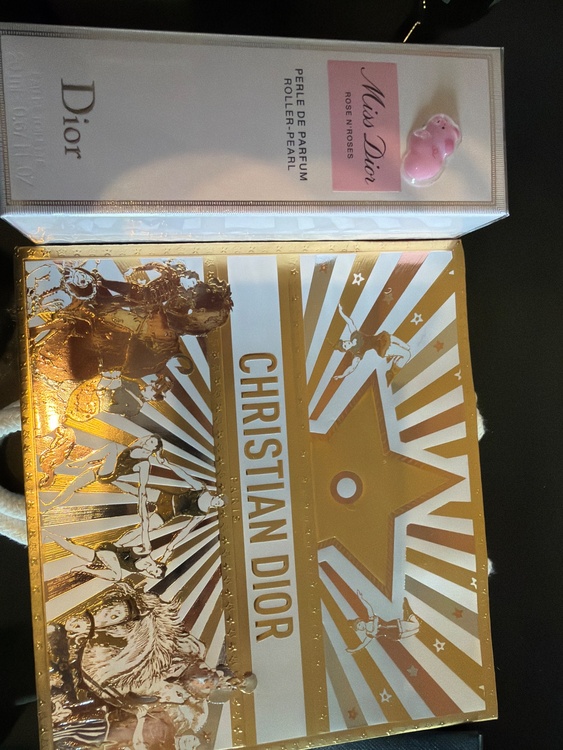 香水（コスメ・美容・健康器具）の商品画像 - 査定依頼日：2025年12月25日 - 最高査定価格：2,000円