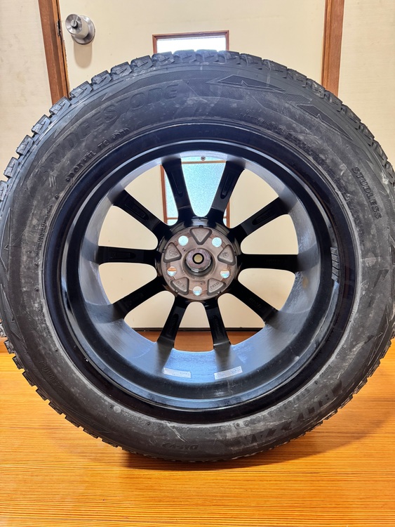 社外ホイール、スタッドレスタイヤ（カー用品）の商品画像 - 査定依頼日：2025年6月27日 - 最高査定価格：4,500円
