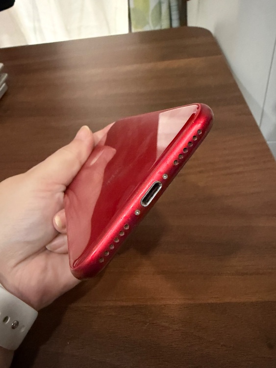 iPhone PRODUCT RED（スマホ）の商品画像 - 査定依頼日：2026年7月17日 - 最高査定価格：3,000円