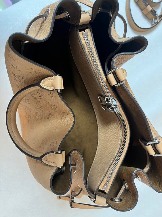 ベラトート（ブランドバッグ）の商品画像 - 査定依頼日：2025年1月5日 - 最高査定価格：280,000円