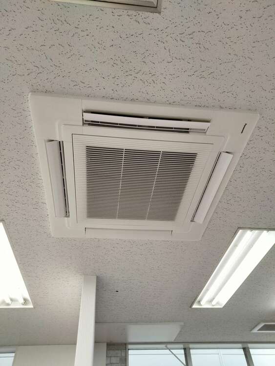 業務用エアコン　（家電）の商品画像 - 査定依頼日：2025年5月22日 - 最高査定価格：55,000円