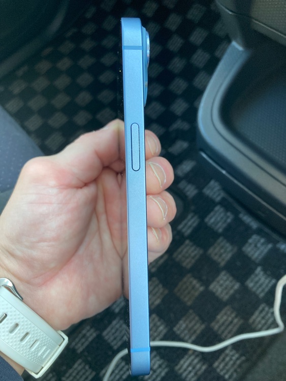 iPhone 14 256GB SIMフリー（スマホ）の商品画像 - 査定依頼日：2026年2月13日 - 最高査定価格：49,000円