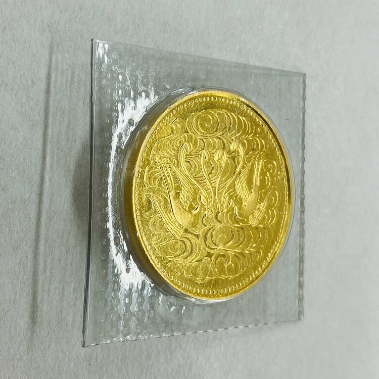昭和天皇 天皇陛下御在位60年記念 10万円金貨（金・貴金属）の商品画像 - 査定依頼日：2026年2月6日 - 最高査定価格：490,000円
