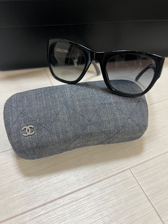 サングラス（古着・ファッション）の商品画像 - 査定依頼日：2025年9月4日 - 最高査定価格：25,000円