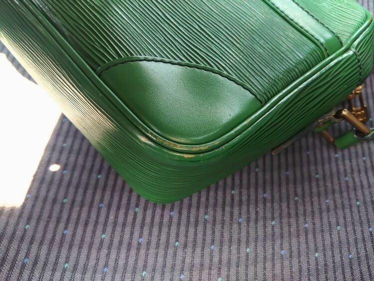 ルイヴィトン エピ （ブランドバッグ）の商品画像 - 査定依頼日：2025年7月1日 - 最高査定価格：15,000円