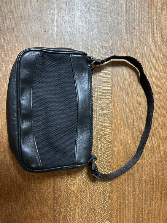 ミニショルダーバッグ（ブランドバッグ）の商品画像 - 査定依頼日：2026年10月5日 - 最高査定価格：30,000円