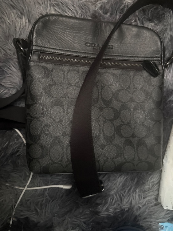 coachショルダーバック（ブランドバッグ）の商品画像 - 査定依頼日：2026年6月21日 - 最高査定価格：2,500円