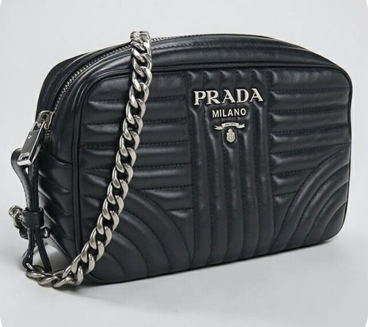 PRADAダイアグラム（ブランドバッグ）の商品画像 - 査定依頼日：2026年6月28日 - 最高査定価格：100,000円