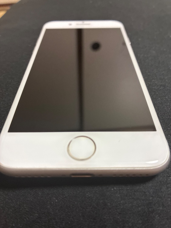 iPhone iPhone8 64GB docomo（スマホ）の商品画像 - 査定依頼日：2026年8月30日 - 最高査定価格：100,000円