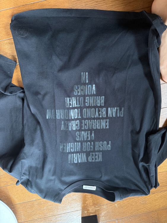 MONCLER クルーネック長袖Ｔシャツ（古着・ファッション）の商品画像 - 査定依頼日：2026年9月6日 - 最高査定価格：8,000円