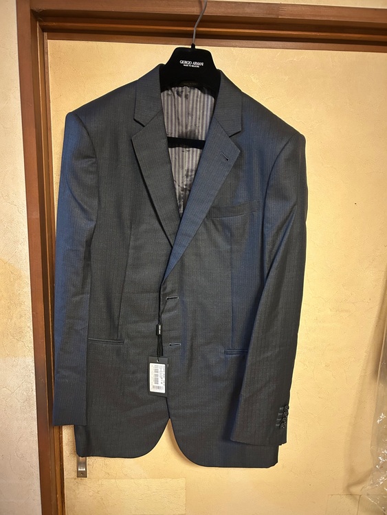 ジョルジオアルマーニ　スーツ　3ピース（古着・ファッション）の商品画像 - 査定依頼日：2025年10月24日 - 最高査定価格：3,000円