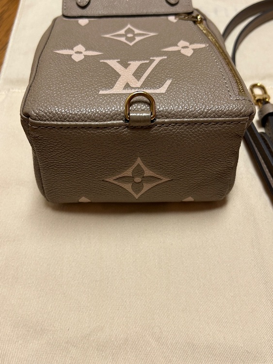 ルイヴィトン モノグラム アンプラント タイニー バックパック M80738（ブランドバッグ）の商品画像 - 査定依頼日：2025年11月27日 - 最高査定価格：190,000円