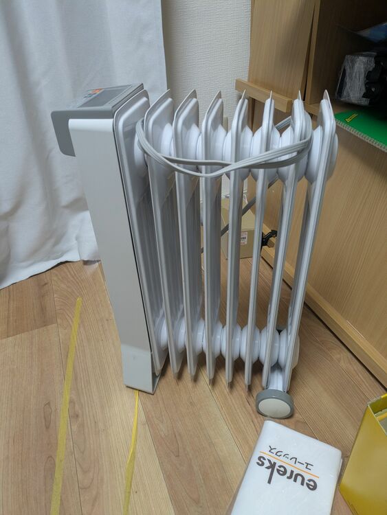 ラジエーター式オイルヒーターeureks　VFX8BH(SW)（家電）の商品画像 - 査定依頼日：2025年11月7日 - 最高査定価格：2,000円