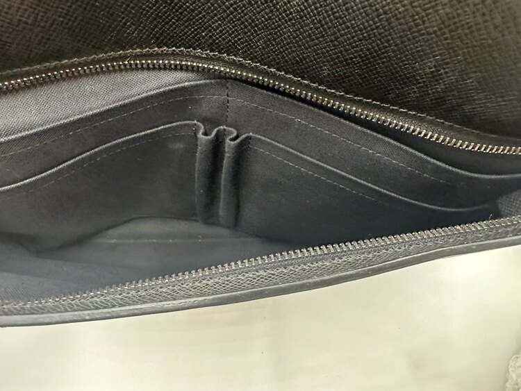  オーバーナイト ノワール タイガ シルバー金具 （ブランドバッグ）の商品画像 - 査定依頼日：2025年5月22日 - 最高査定価格：40,000円