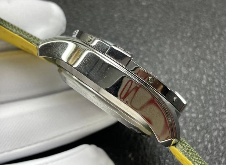 ブライトリング その他 メAB0147101L1X1（高級時計）の商品画像 - 査定依頼日：2025年12月15日 - 最高査定価格：650,000円