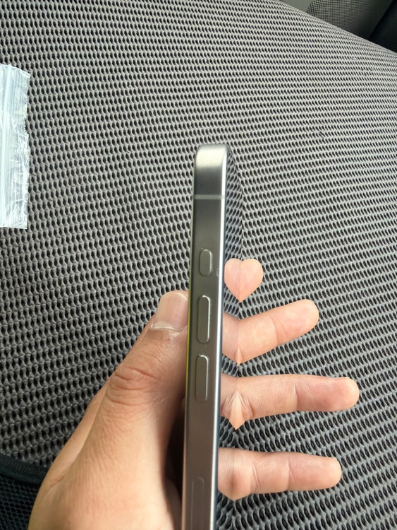 iPhone 15 Pro Max 256GB Softbank（スマホ）の商品画像 - 査定依頼日：2026年4月7日 - 最高査定価格：90,000円